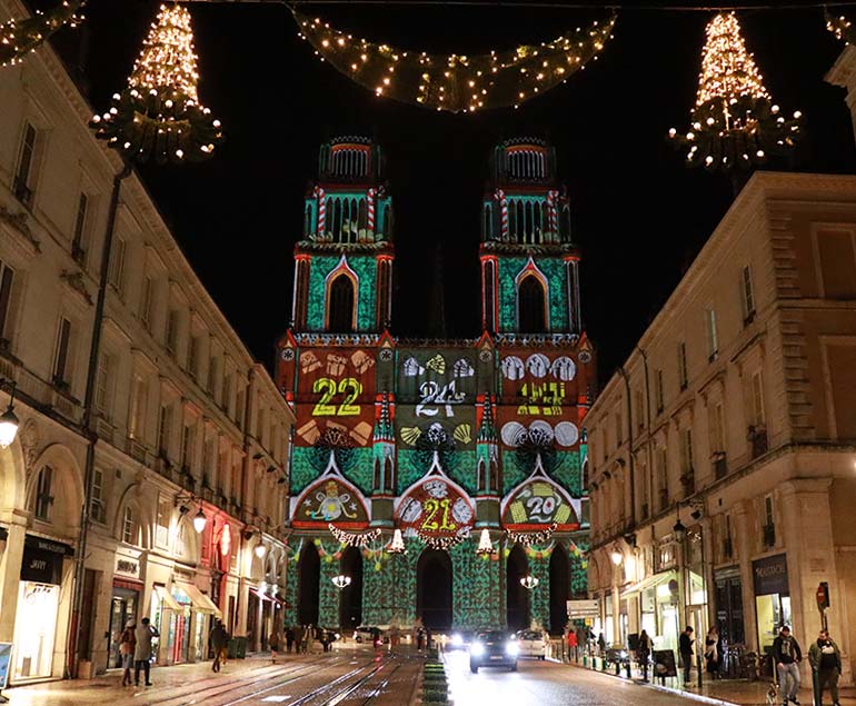 Illuminations de Noël 2021 sur la cathédrale d'Orléans