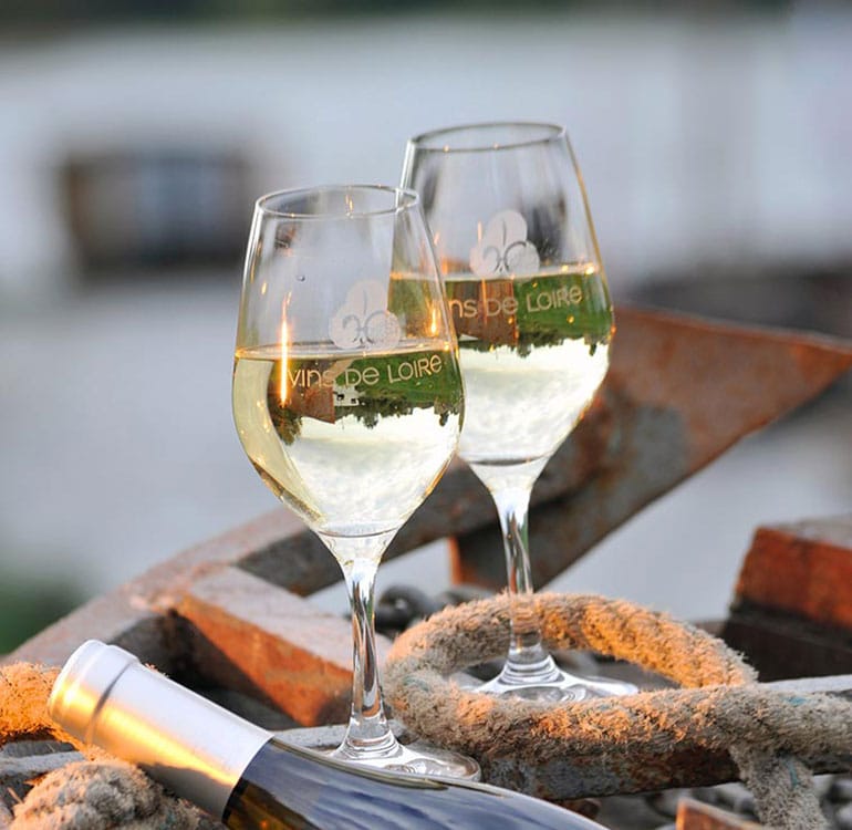 Verres de vin blanc de Loire © T.Martrou CRT-Centre-Val de Loire