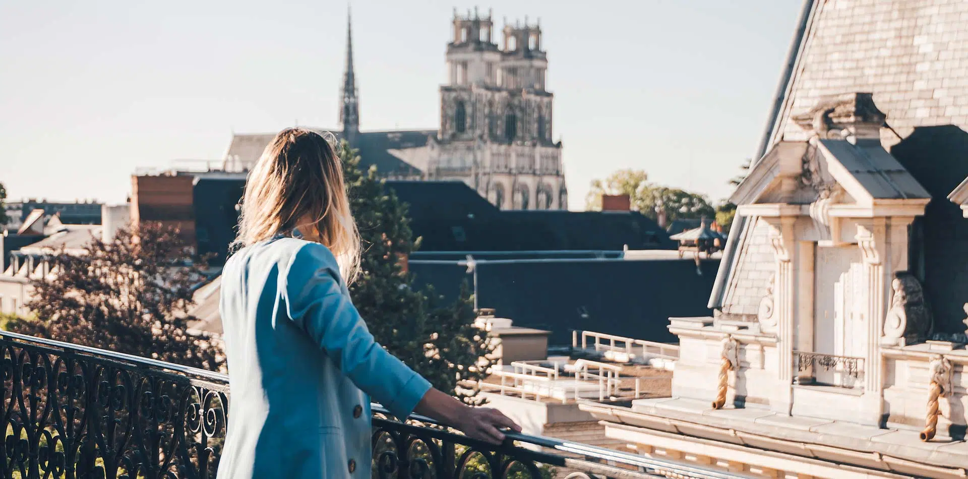 Vue sur la cathédrale d'Orléans depuis le rooftop de l'hôtel Abeille