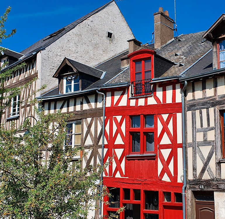 Les maisons à pans de bois dans le centre ancien d'Orléans © Orléans Val de Loire Tourisme